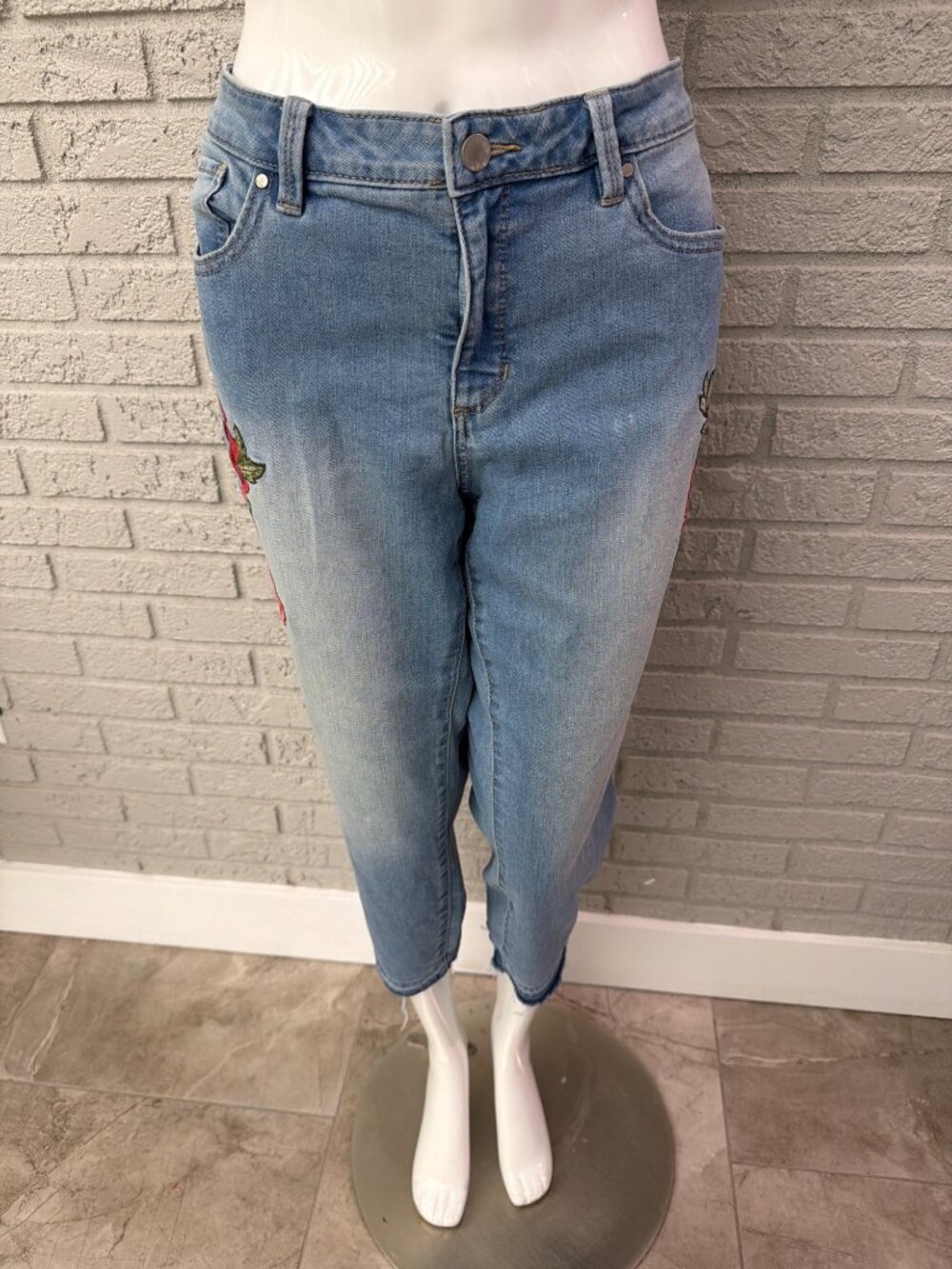 Ana Women’s Skinny Ankle Embroidered Floral Jeans Size 33/16